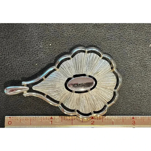 Vintage Signed CROWN TRIFARI Tear Drop Silver Tone Pendant 70s 80s Boho Hippie - Picture 8 of 8